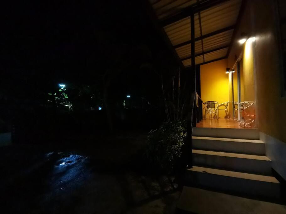 Little Yellow House- Aonang Ao Nang Eksteriør billede